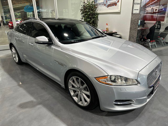 Used 2011 Jaguar XJ RWD image 11