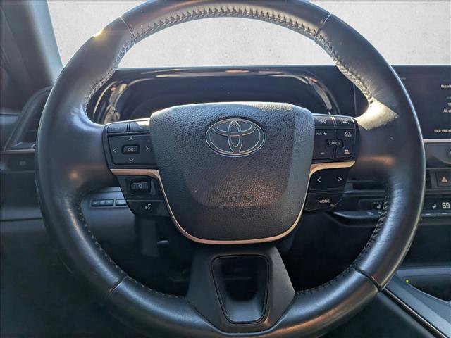 Used 2023 Toyota Crown XLE image 15