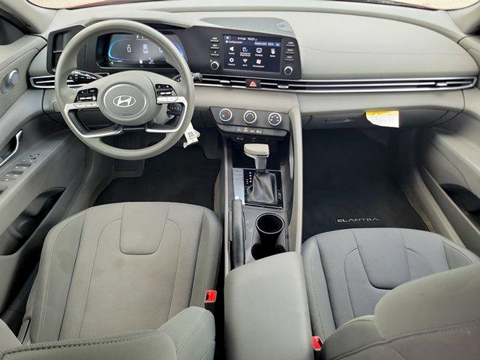 Certified 2025 Hyundai Elantra SE w/ Cargo Package FWD image 16