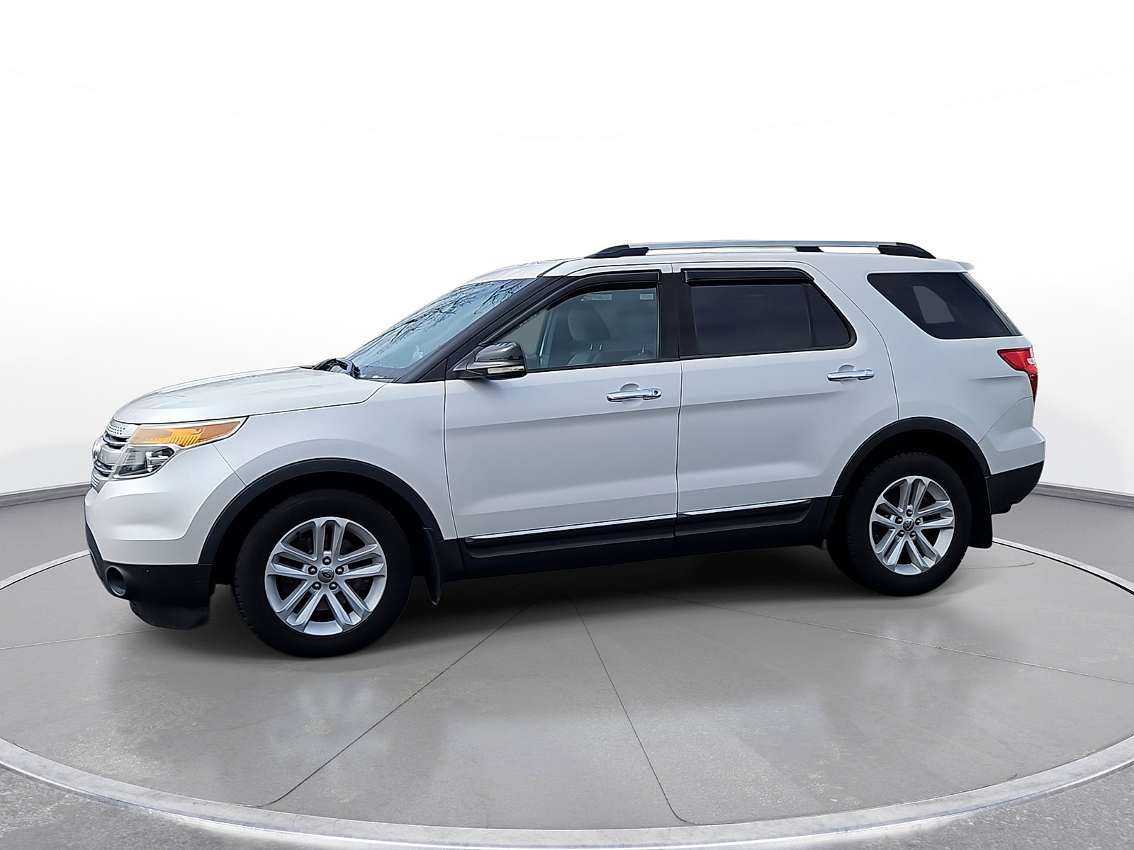 Used 2011 Ford Explorer XLT w/ 201A Rapid Spec Order Code image 4
