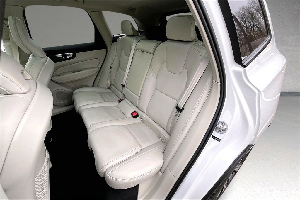 Used 2023 Volvo XC60 B5 Ultimate image 22