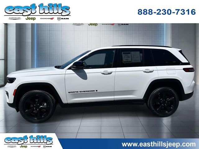 Certified 2023 Jeep Grand Cherokee Limited w/ Black Appearance Package AWD/4WD image 6