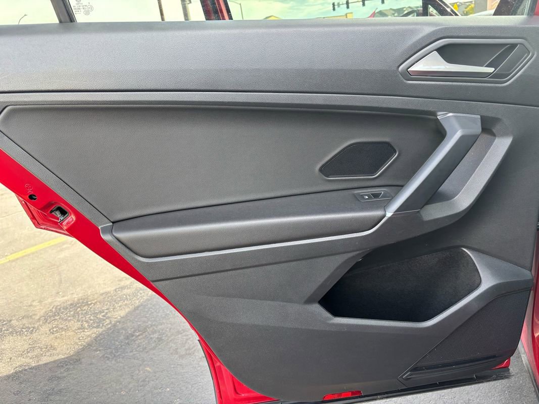 Used 2020 Volkswagen Tiguan SEL w/ 3rd Row Seat Package image 21