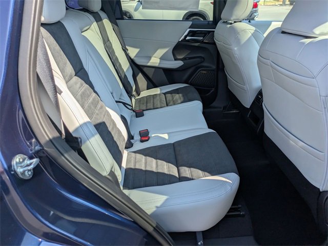 New 2025 Mitsubishi Outlander SE image 29