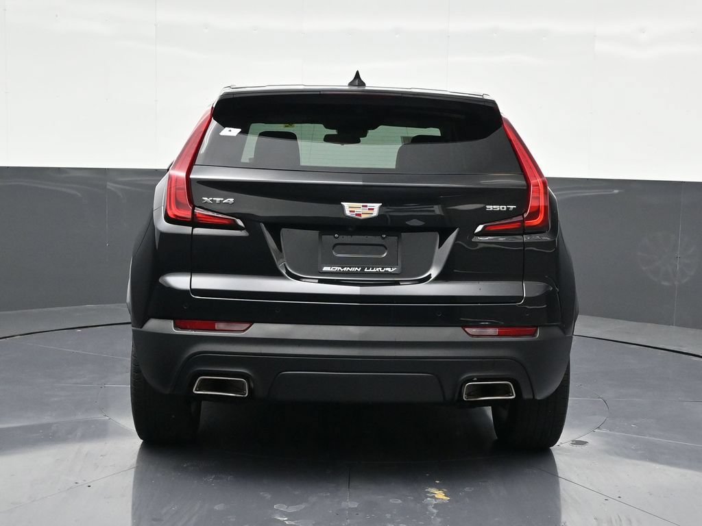 Used 2022 Cadillac XT4 Luxury w/ Driver Awareness Package FWD image 4