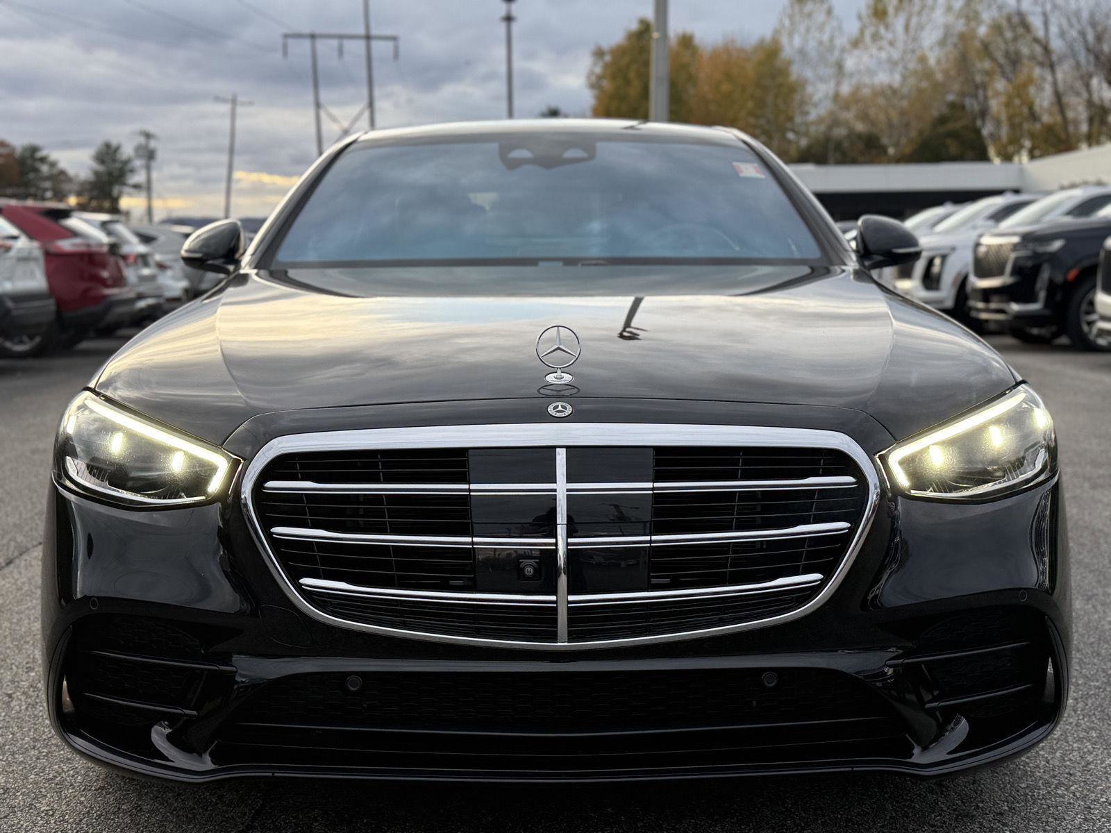 Used 2022 Mercedes-Benz S 580 4MATIC Sedan image 2