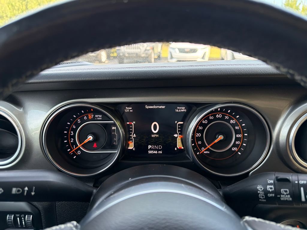 Used 2018 Jeep Wrangler Unlimited Sahara AWD/4WD image 39