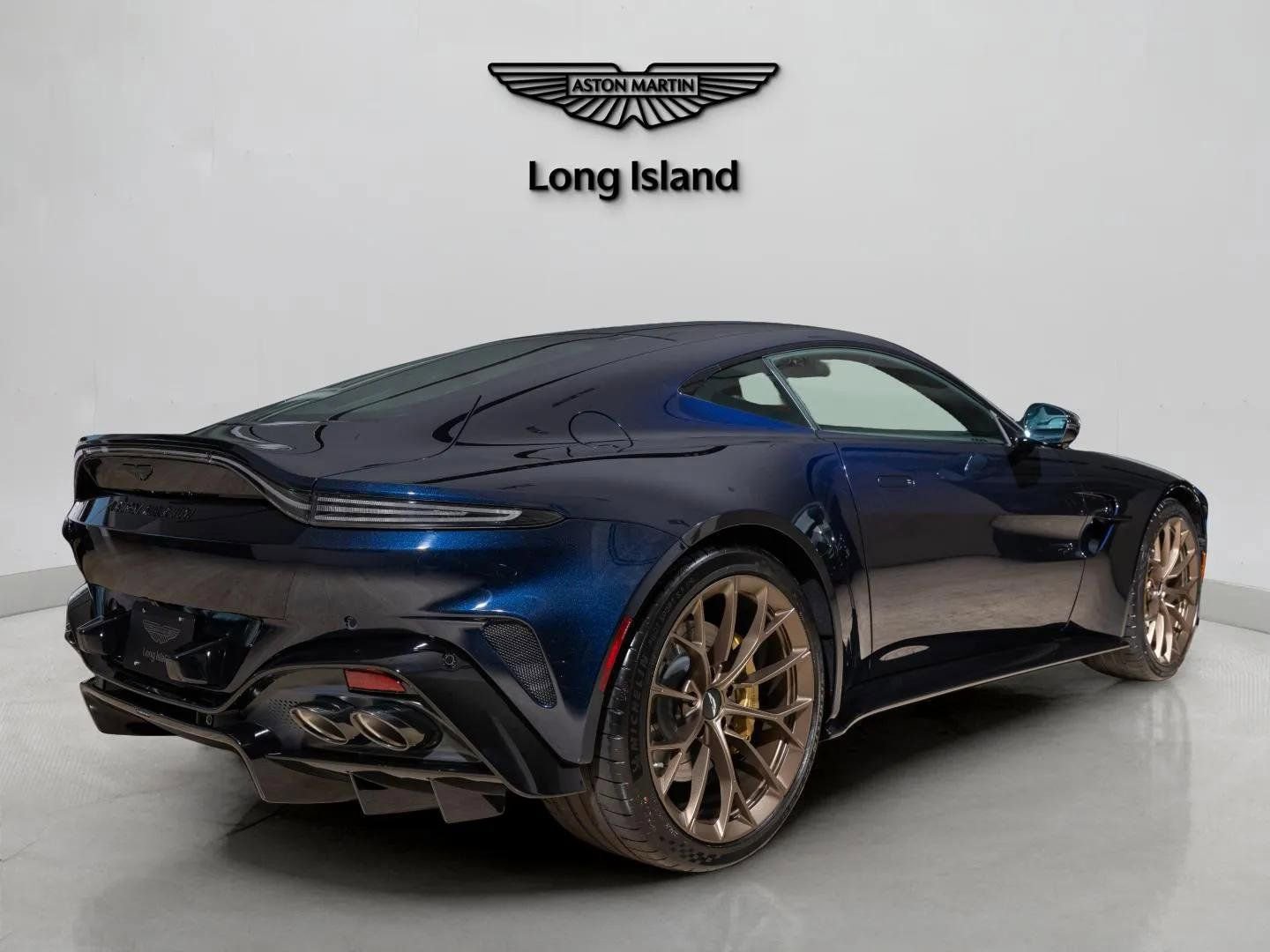 New 2026 Aston Martin V8 Vantage Coupe RWD image 6