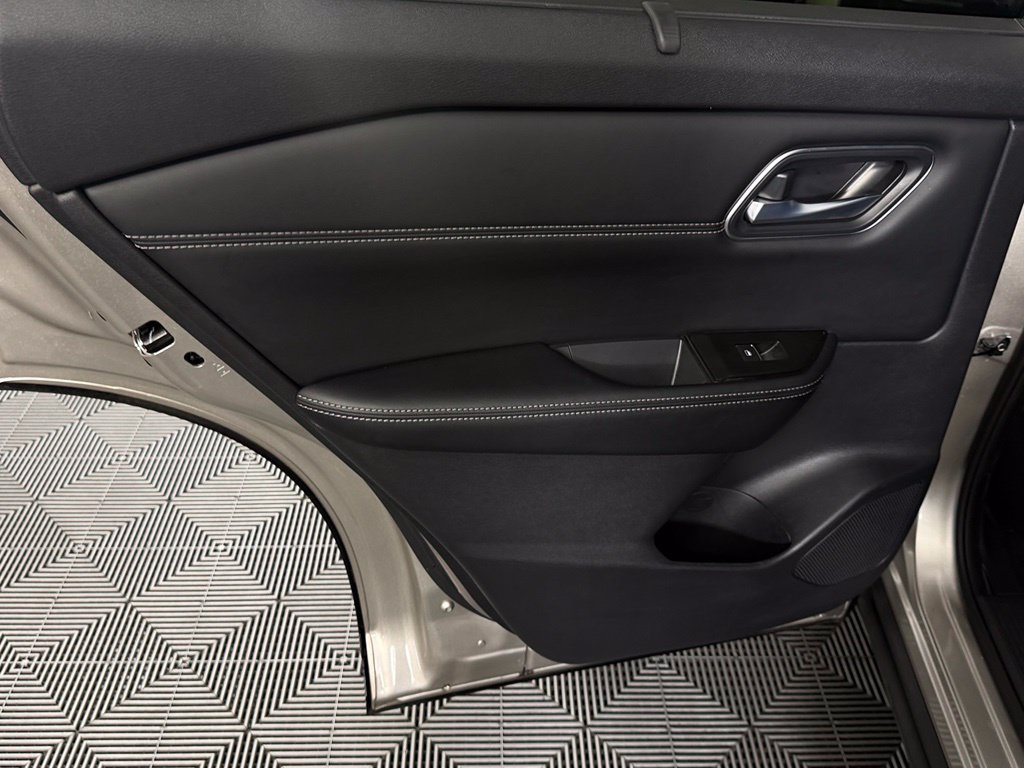 Used 2025 Nissan Rogue Platinum w/ Tech Package FWD image 28