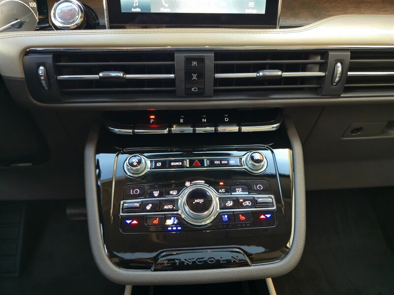 Used 2020 Lincoln Corsair Reserve w/ Equipment Group 201A FWD image 22