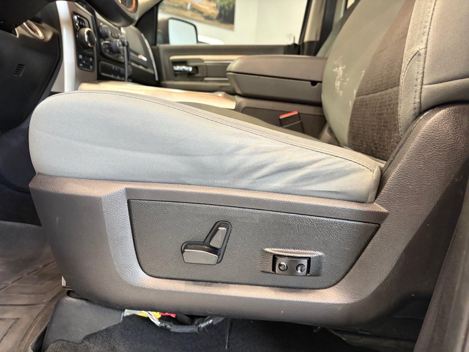 Used 2017 RAM 1500 Big Horn AWD/4WD image 13