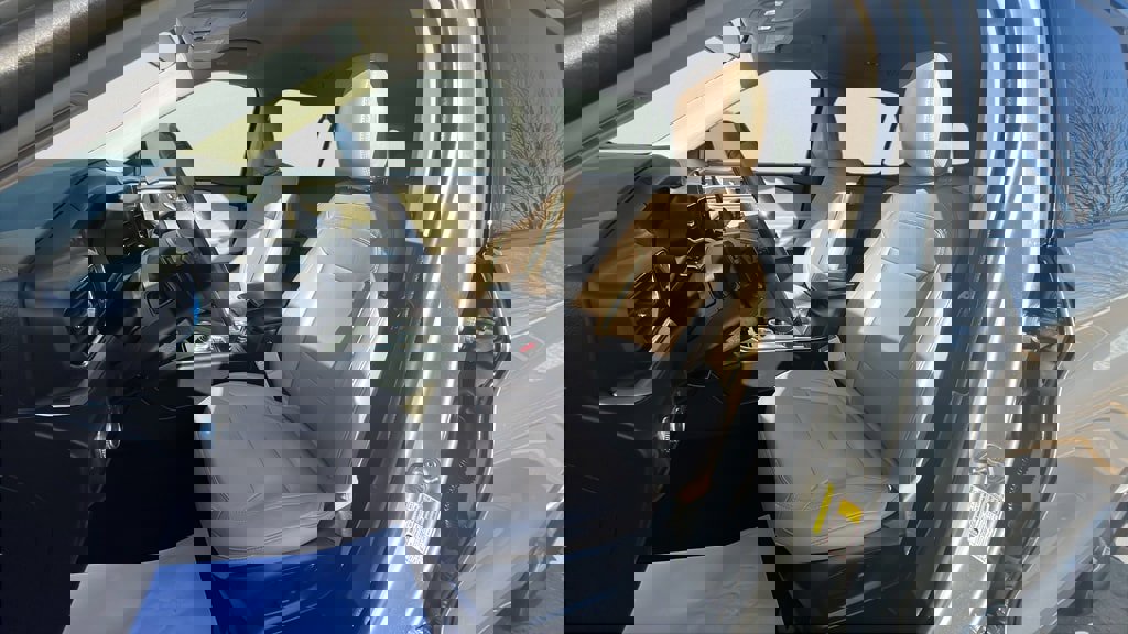 Used 2020 Ford Explorer XLT w/ Equipment Group 202A image 15