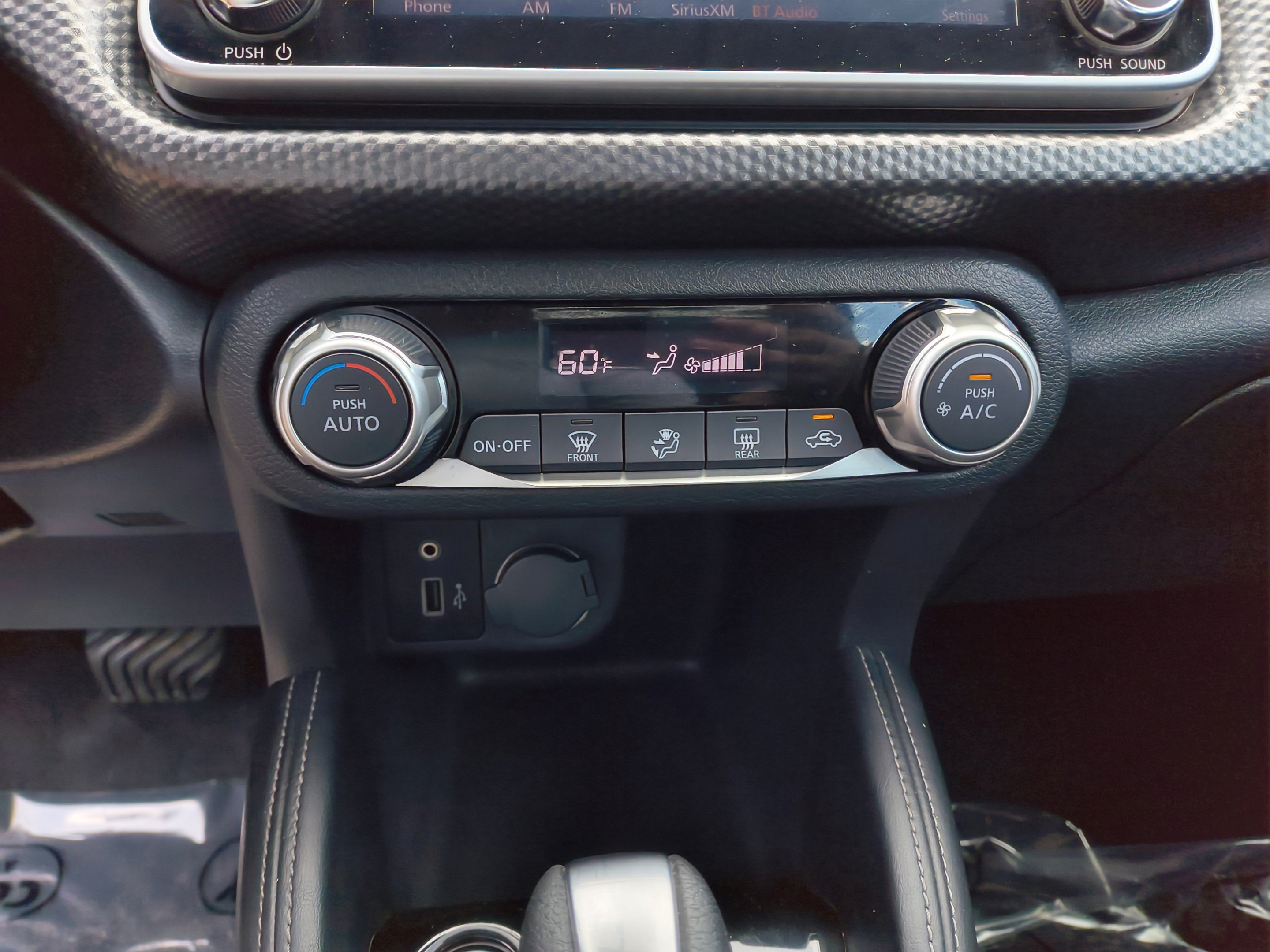 Used 2019 Nissan Kicks SV FWD image 25