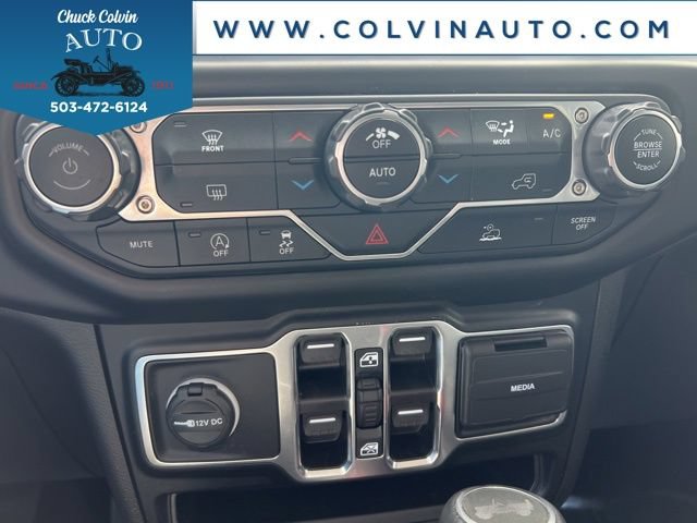Used 2022 Jeep Wrangler Unlimited Sahara AWD/4WD image 21