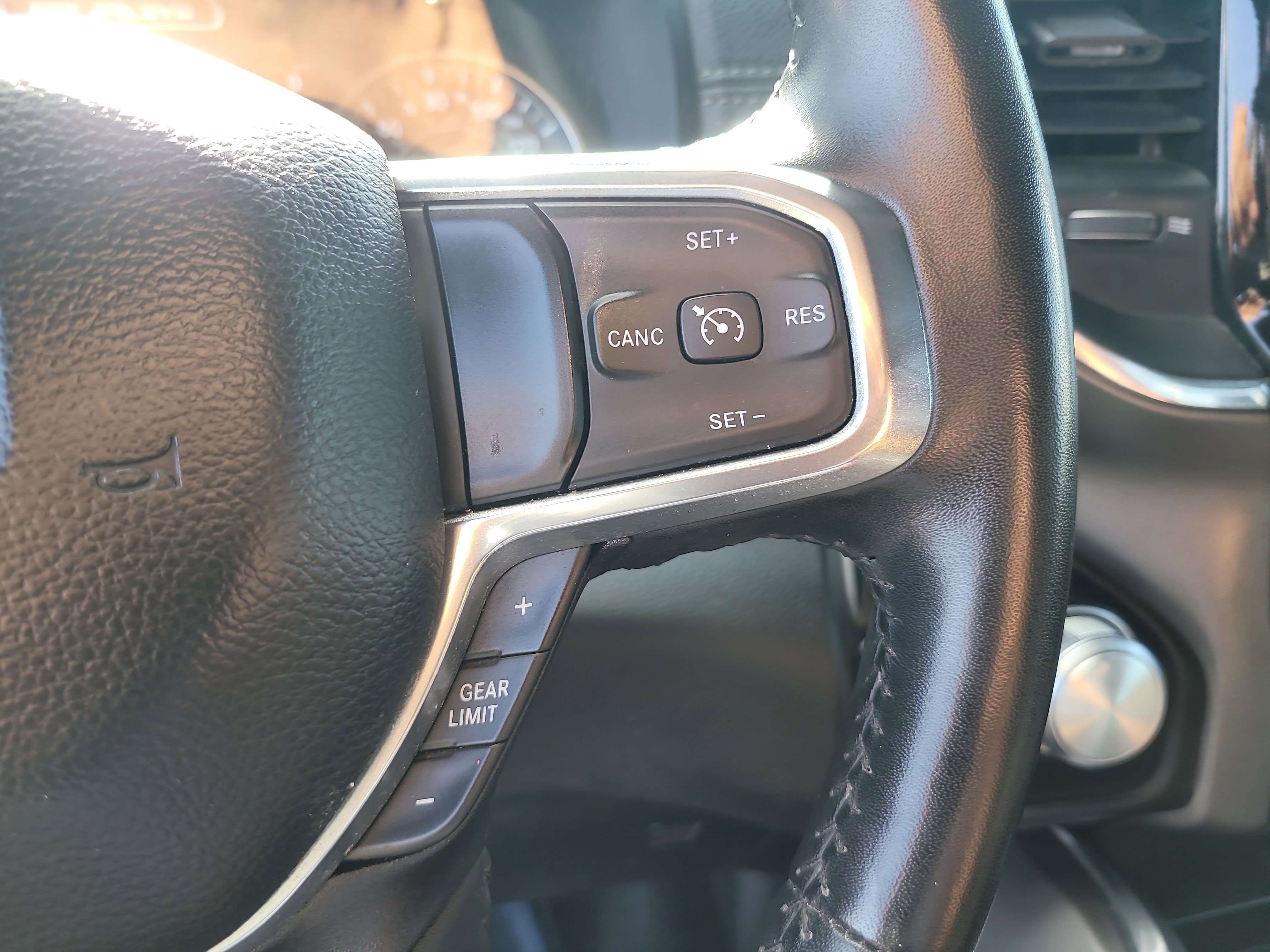 Used 2024 RAM 1500 Laramie image 27