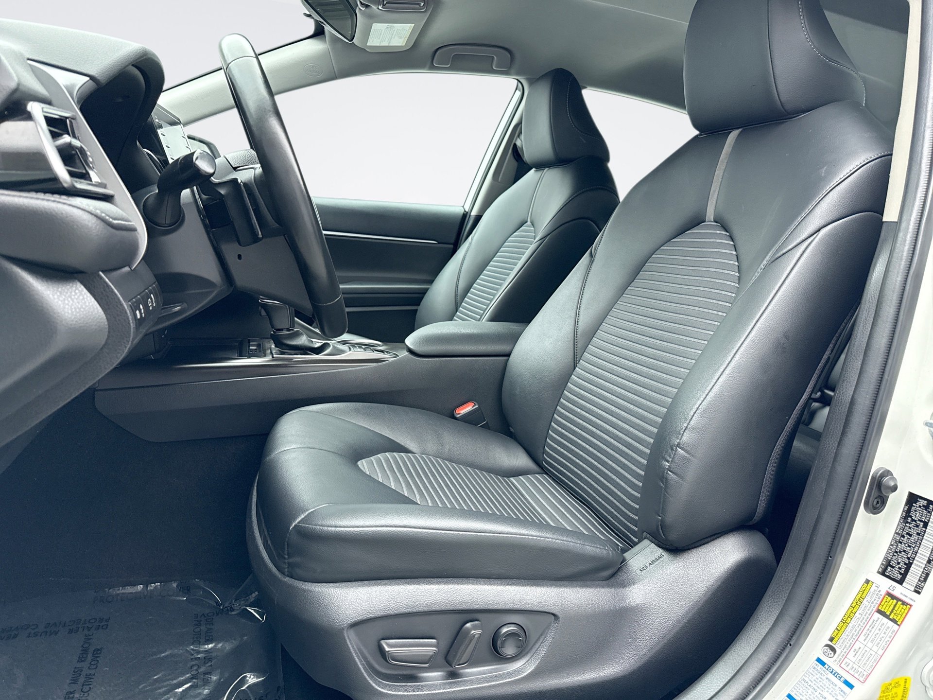 Used 2023 Toyota Camry SE AWD/4WD image 11