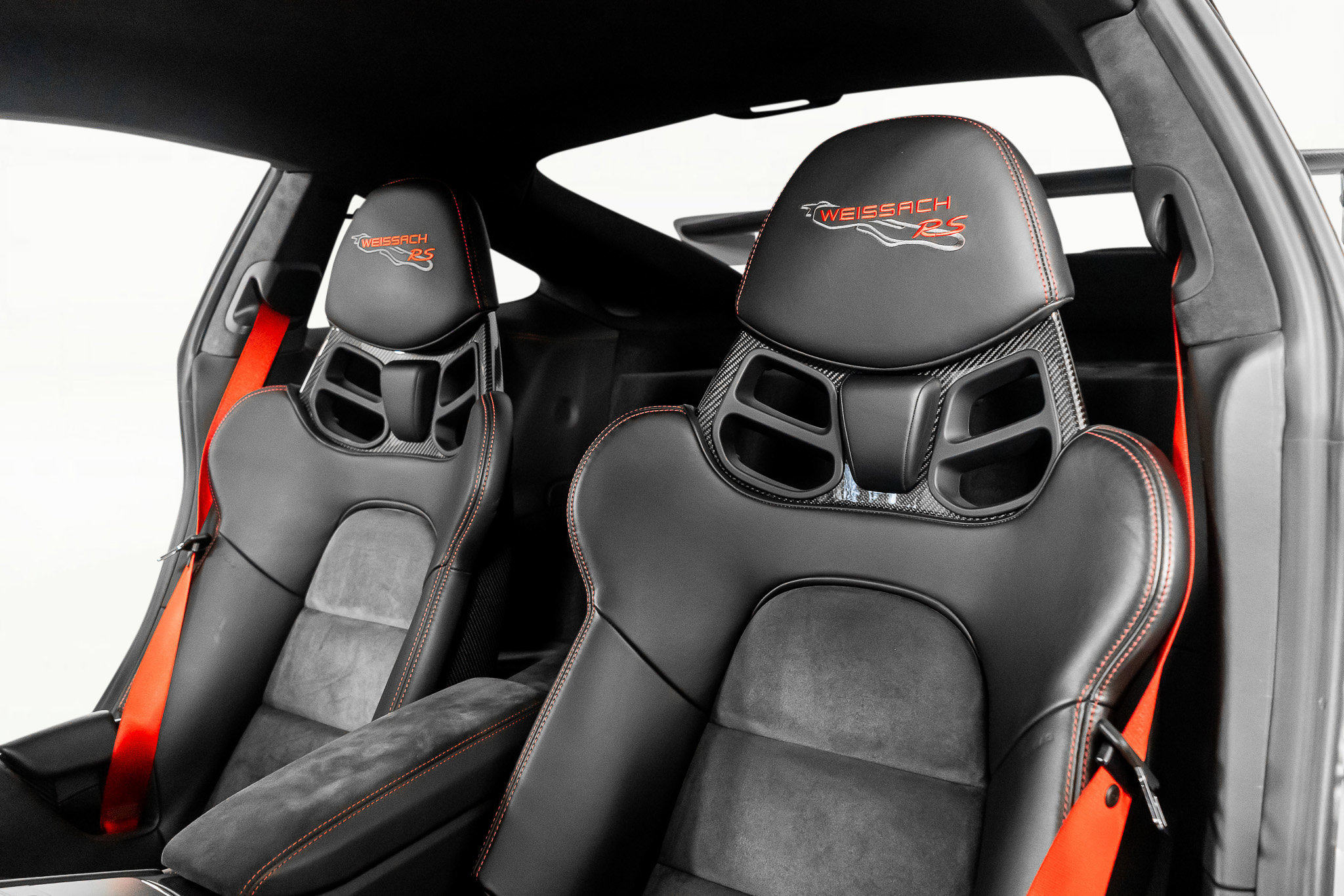 Used 2018 Porsche 911 GT2 RS w/ Weissach Package image 3