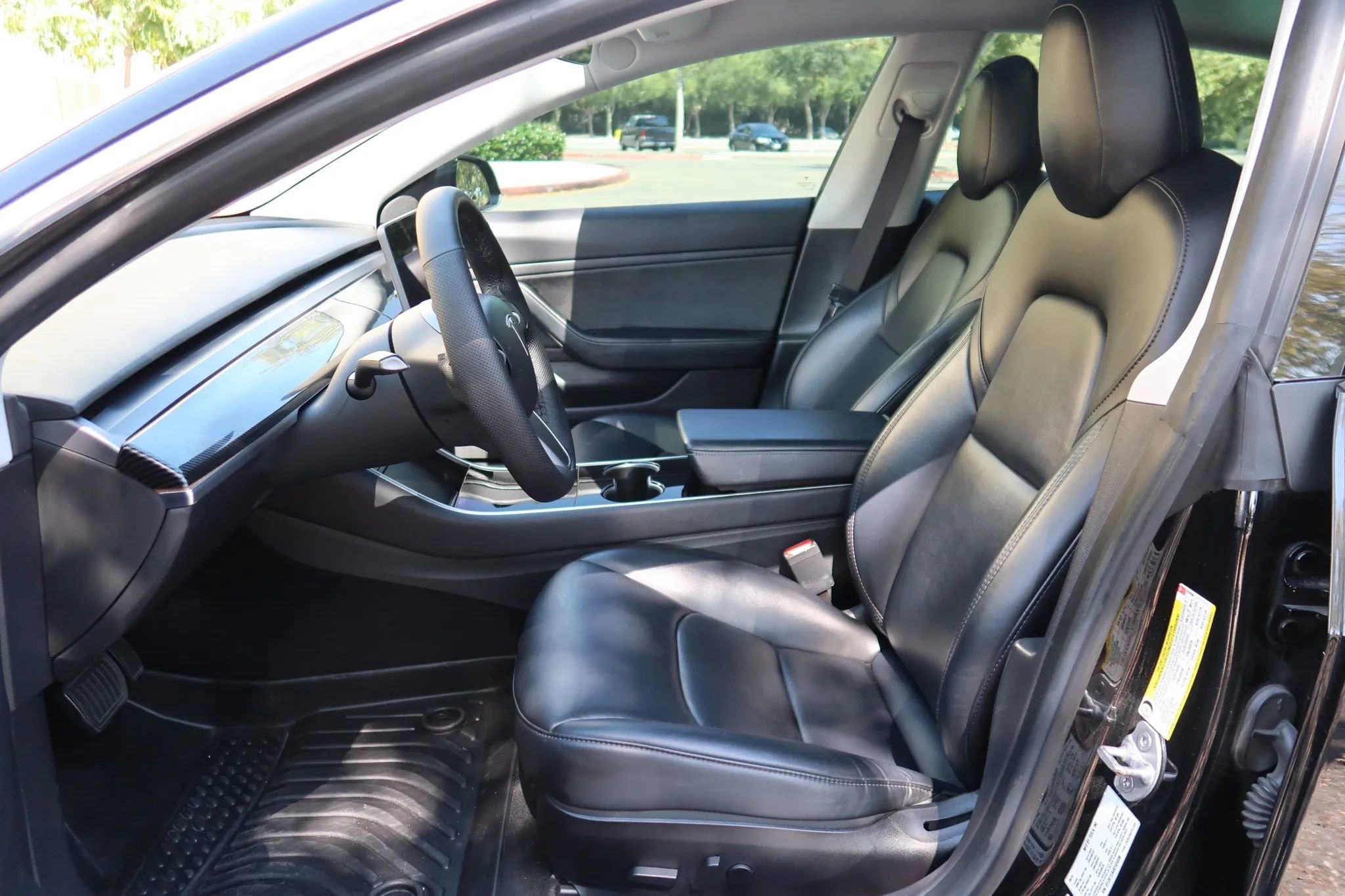 Used 2019 Tesla Model 3 Standard Range Plus image 16