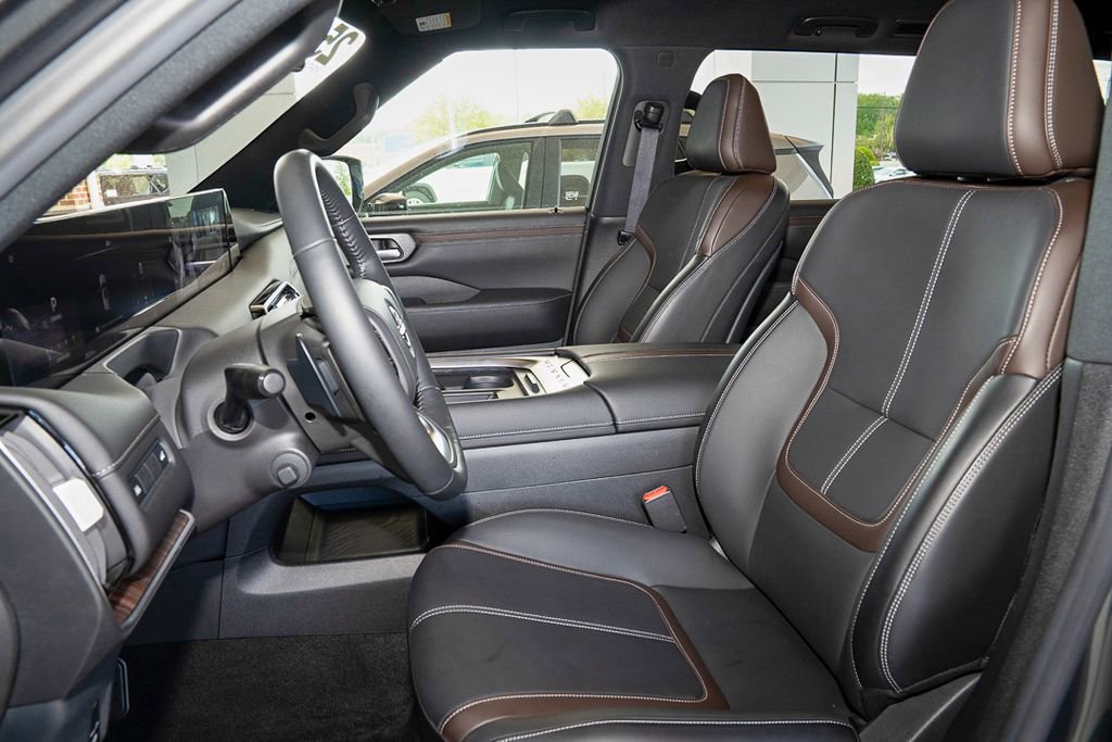 Used 2025 Nissan Armada SL w/ Captain's Chari Seat Package AWD/4WD image 14