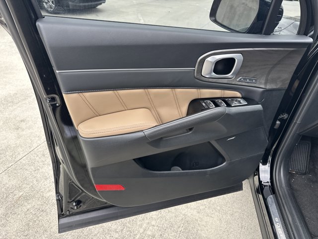 Used 2025 Kia Sorento SX Prestige w/ Olive Brown Leather Package image 11