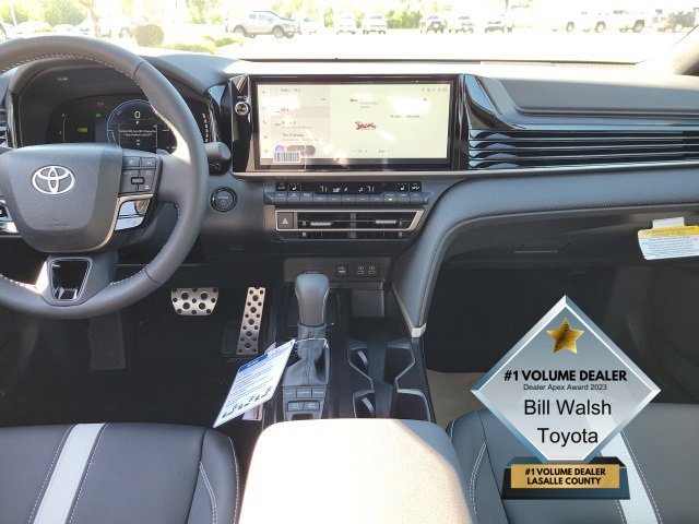 New 2026 Toyota Camry Hybrid image 12
