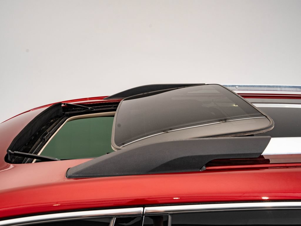 Used 2019 GMC Acadia Denali w/ Technology Package AWD/4WD image 14