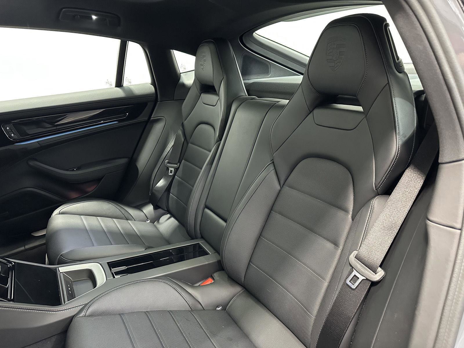 Used 2025 Porsche Panamera 4 image 35