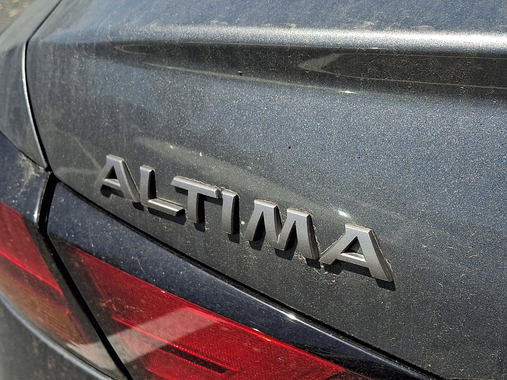 Used 2025 Nissan Altima 2.5 SV FWD image 4
