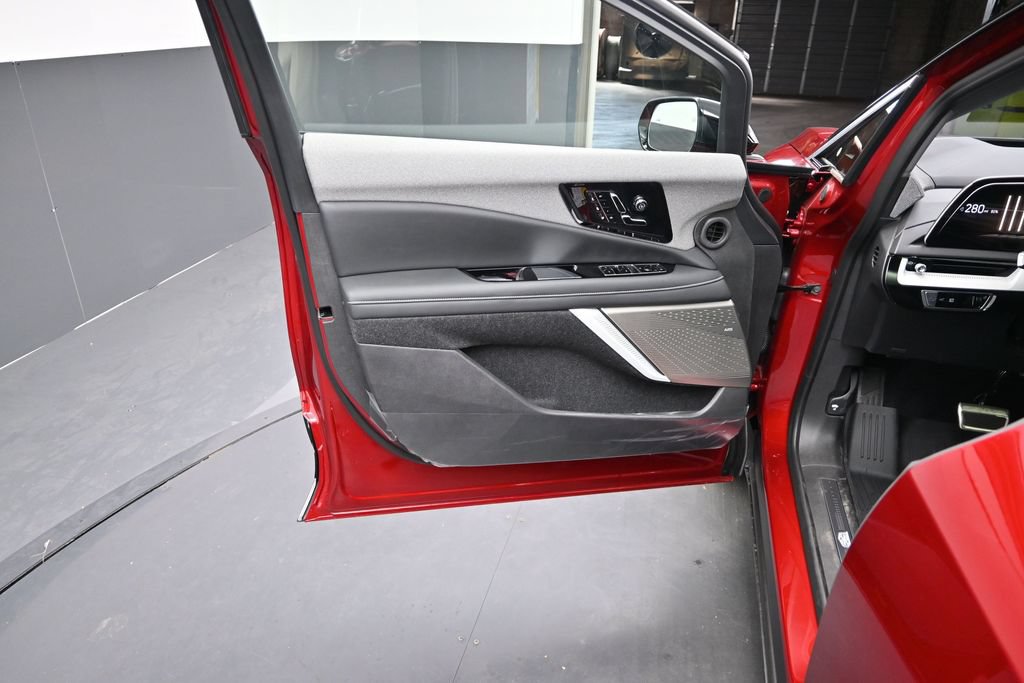 New 2027 Cadillac Optiq Premium Luxury w/ LPO, Floor Liner Package AWD/4WD image 9
