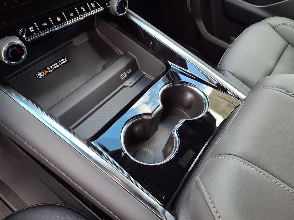 New 2026 Chevrolet Suburban Z71 w/ Comfort Package image 11