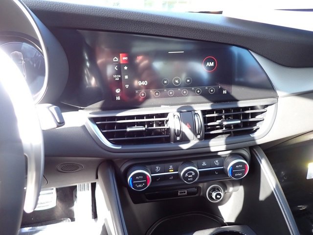 New 2025 Alfa Romeo Giulia Sprint w/ Driving Assist Package image 18