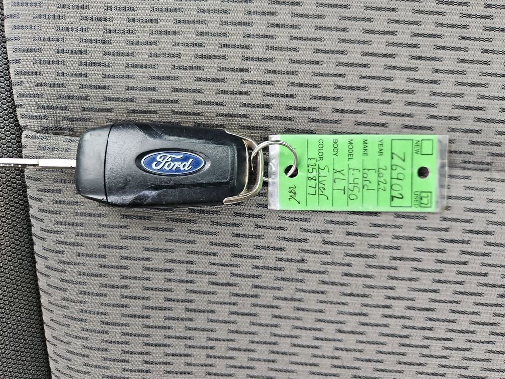 Used 2022 Ford F450 XLT w/ FX4 Off-Road Package image 29