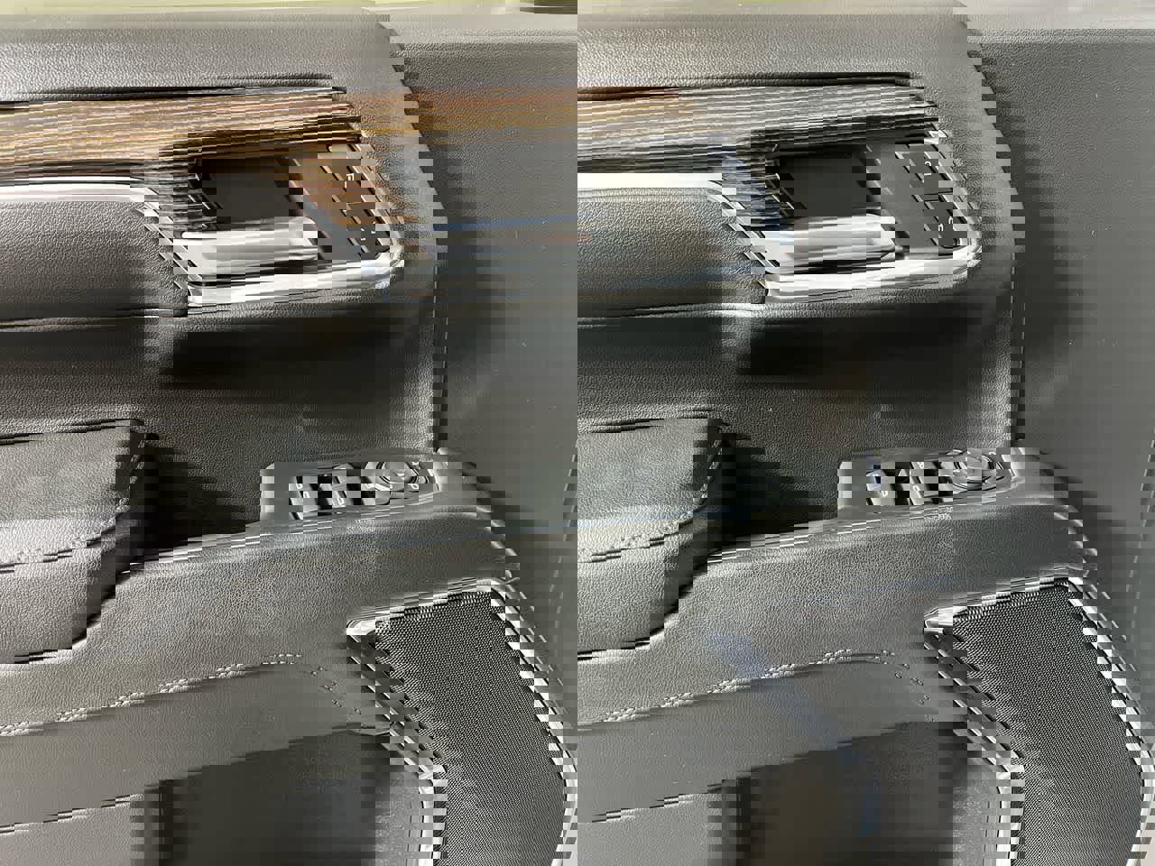 Used 2024 GMC Sierra 1500 Elevation image 13