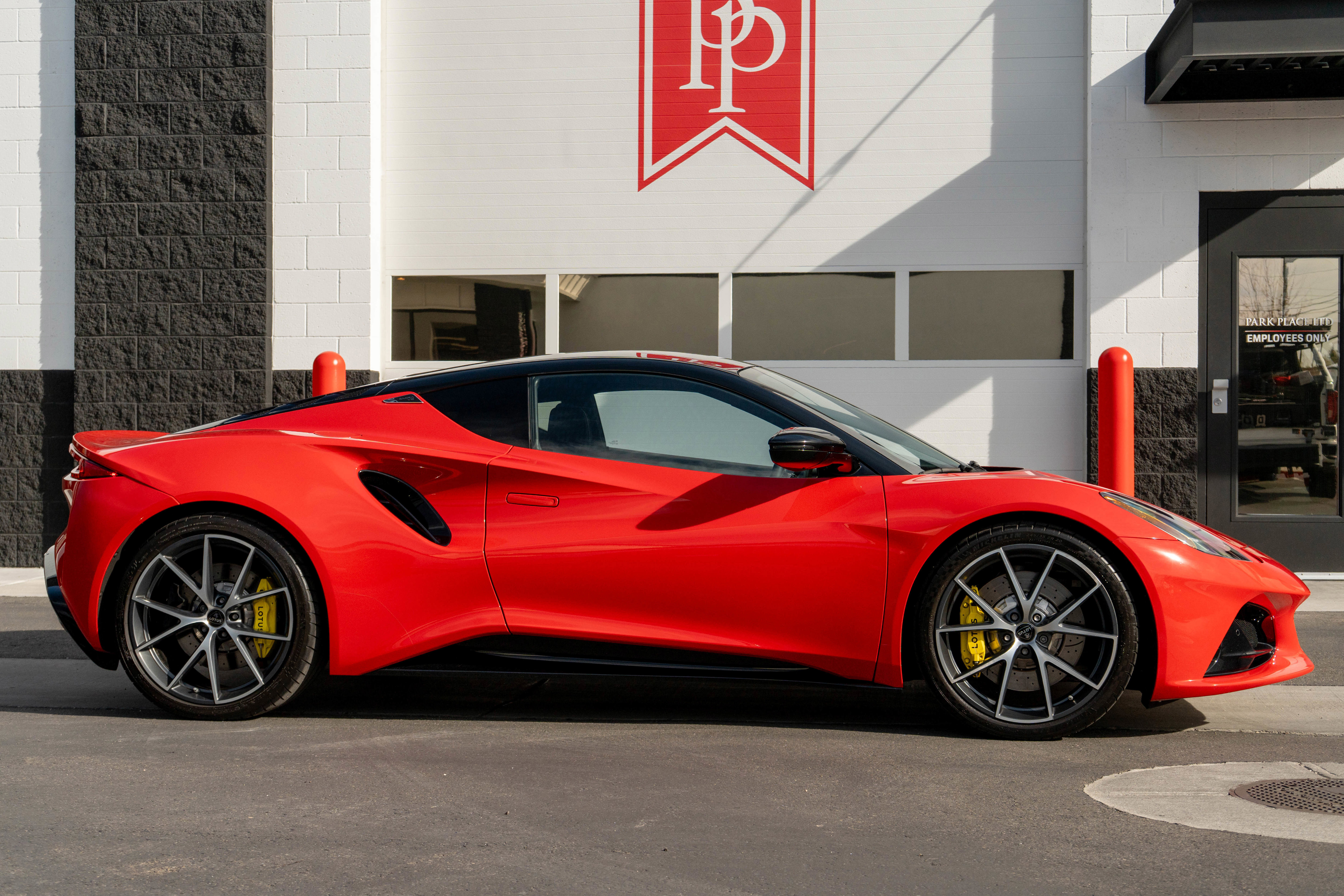 Used 2025 Lotus Emira image 44