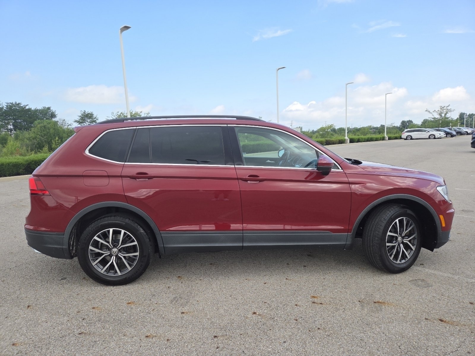 Used 2019 Volkswagen Tiguan SE w/ Panoramic Sunroof Package AWD/4WD image 17