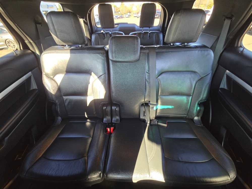 Used 2016 Ford Explorer XLT image 18