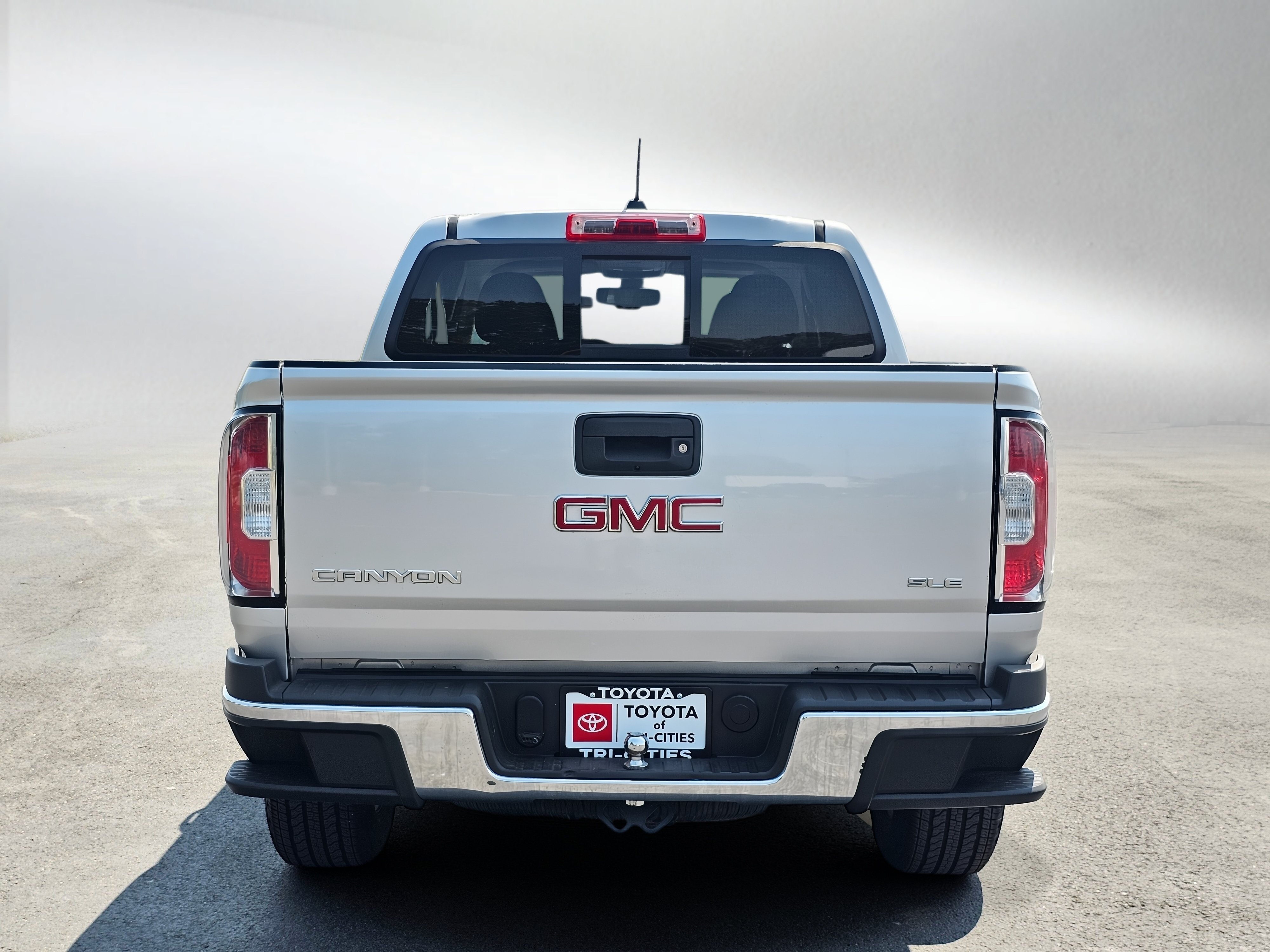 Used 2016 GMC Canyon SLE w/ SLE Convenience Package RWD image 4