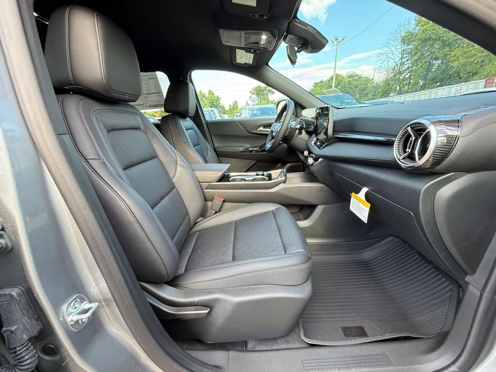 New 2027 Chevrolet Equinox LT w/ Convenience Package II FWD image 25