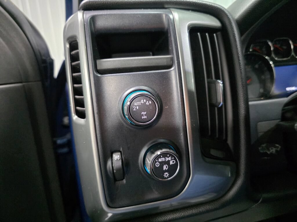 Used 2018 Chevrolet Silverado 1500 LT w/ All Star Edition AWD/4WD image 13