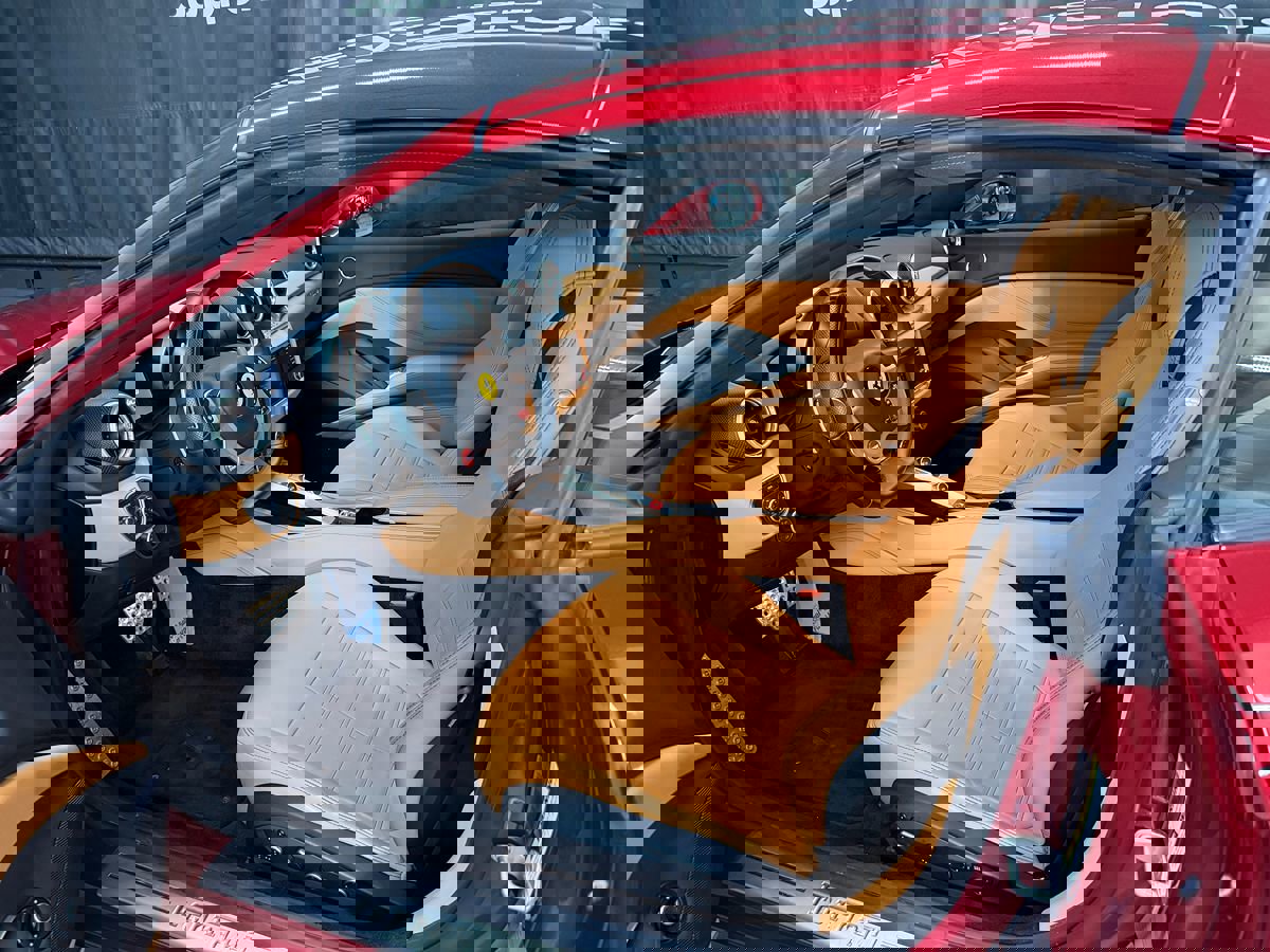 Used 2017 Ferrari California T image 18