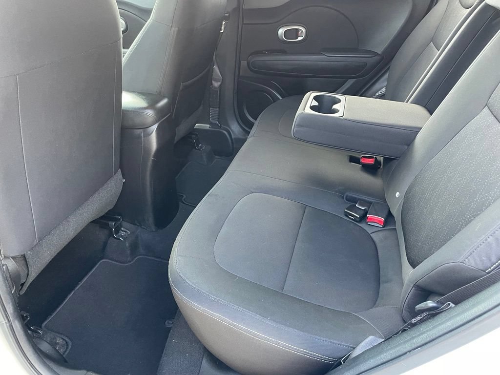 Used 2014 Kia Soul FWD image 16