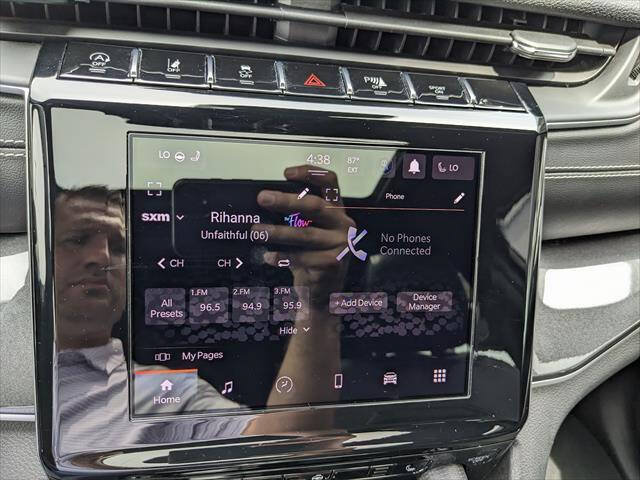 Used 2023 Jeep Grand Cherokee L Laredo AWD/4WD image 22