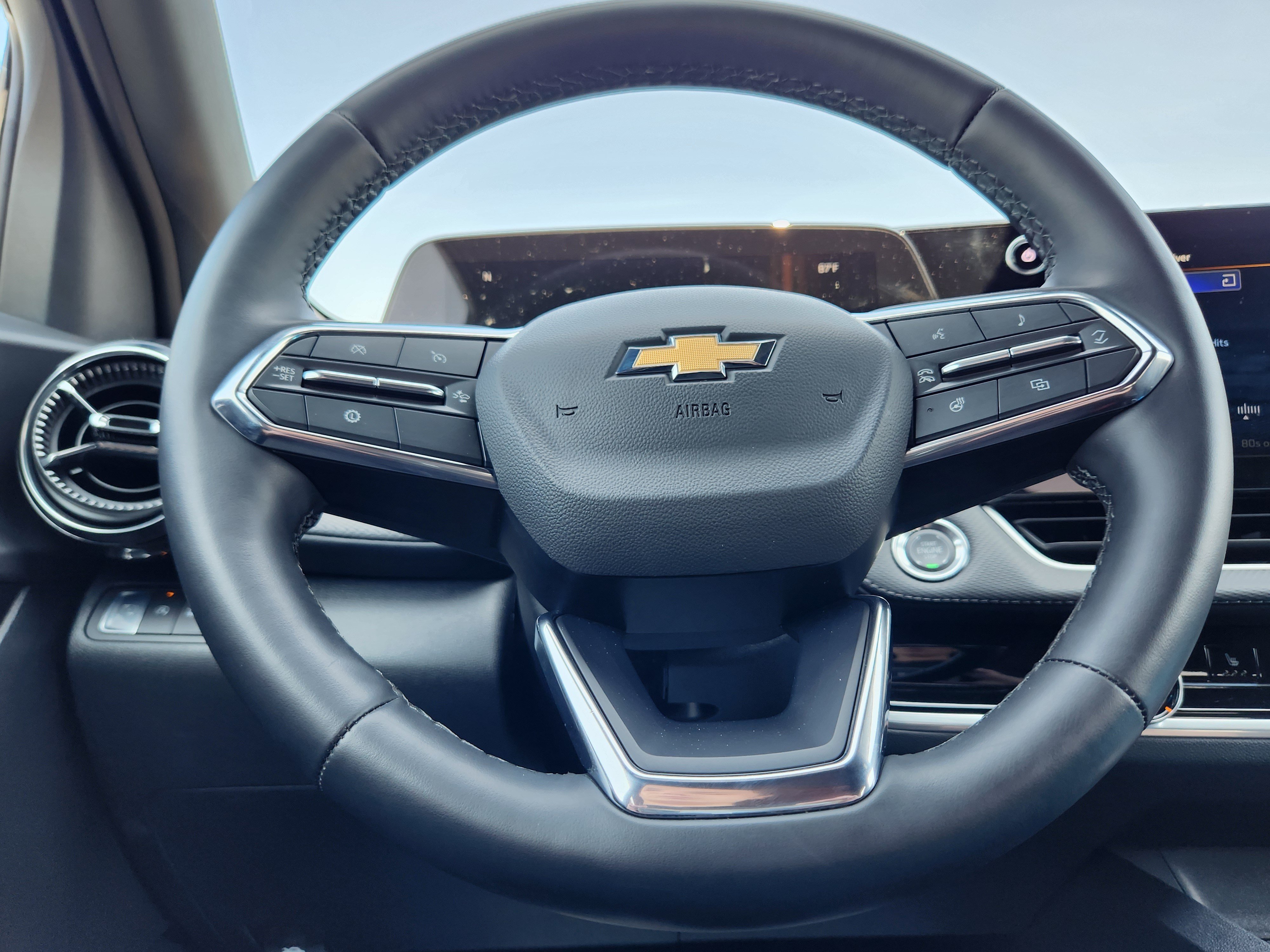 Used 2026 Chevrolet Equinox LT FWD image 21