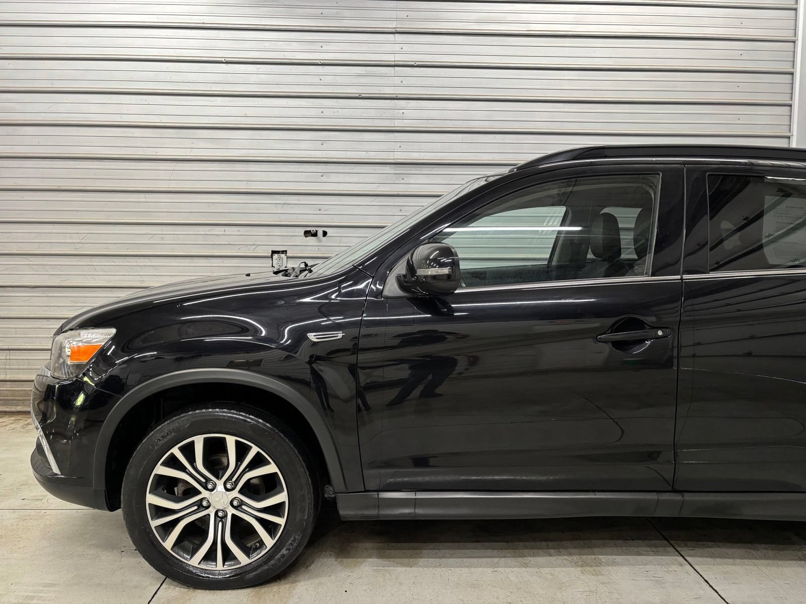 Used 2017 Mitsubishi Outlander Sport SEL AWD/4WD image 3