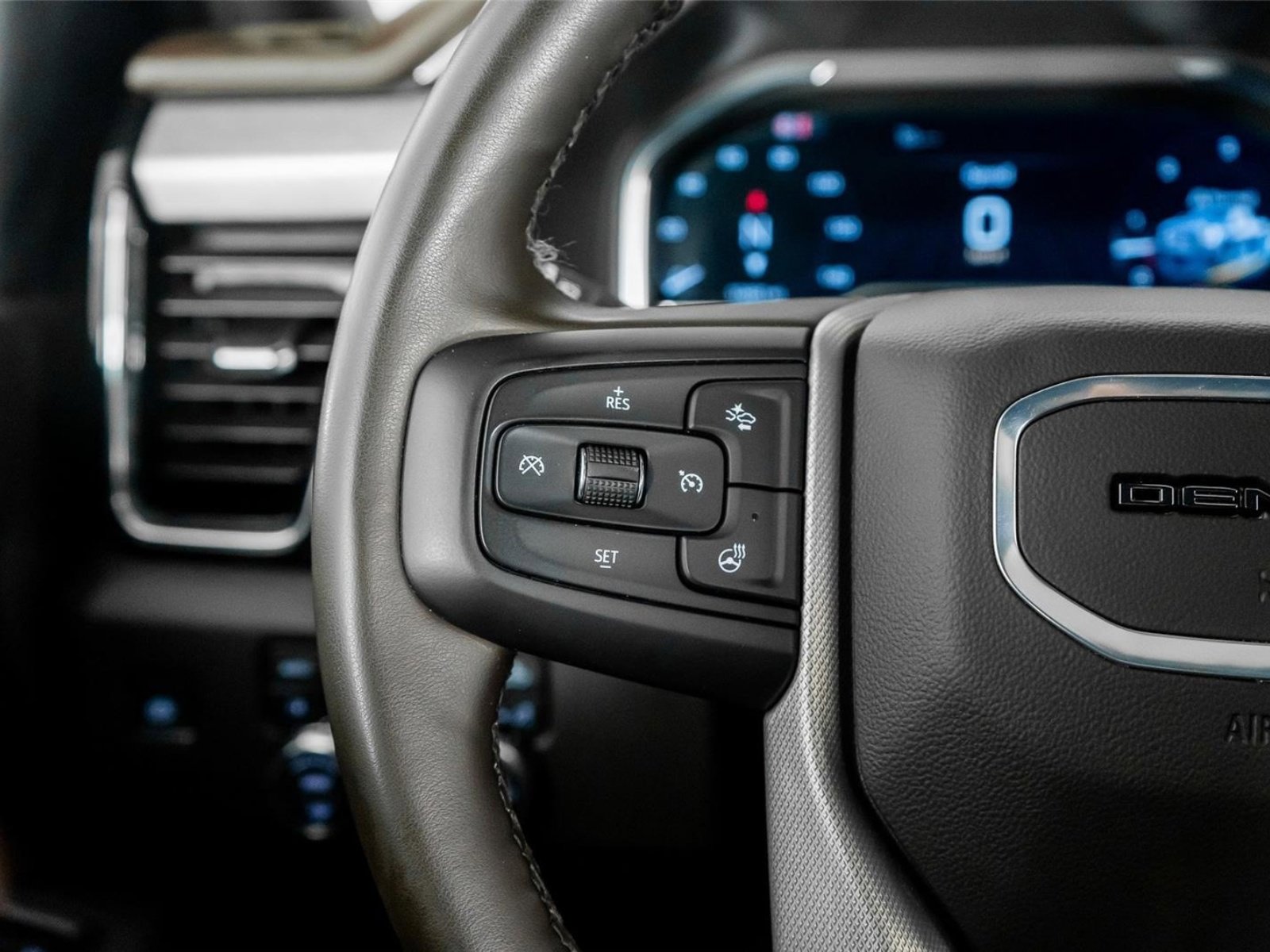 Used 2025 GMC Sierra 3500 Denali w/ Denali Reserve Package image 43