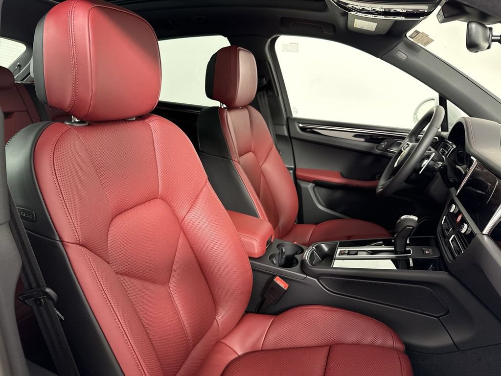 New 2026 Porsche Macan AWD/4WD image 24