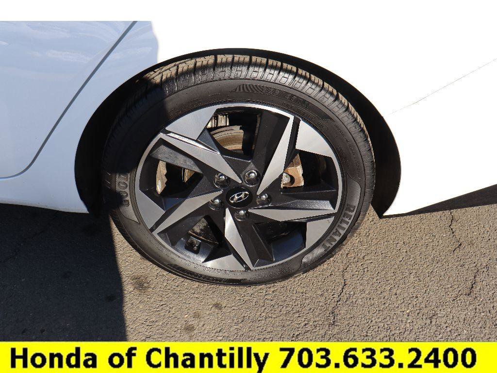 Used 2023 Hyundai Elantra Limited w/ Cargo Package image 30