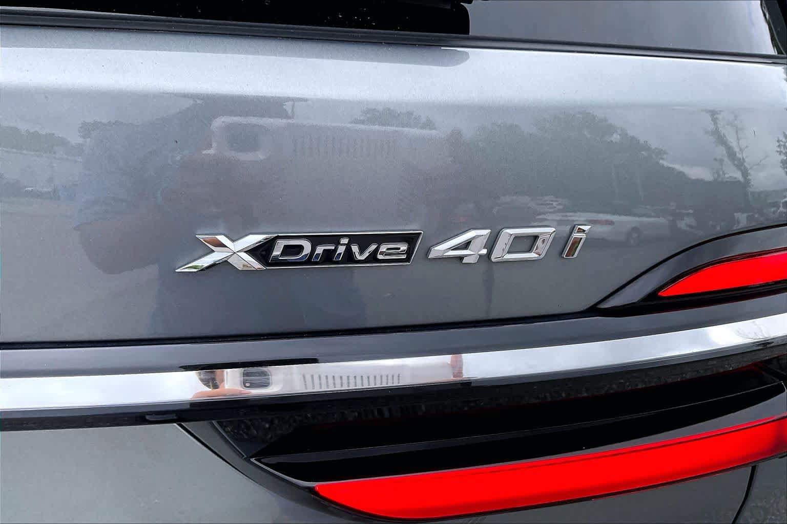 Used 2025 BMW X7 xDrive40i w/ Premium Package AWD/4WD image 9