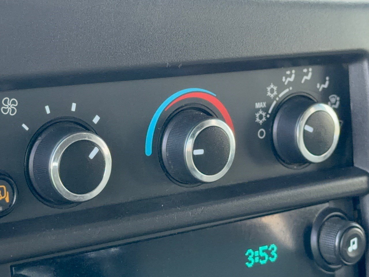 Certified 2019 Chevrolet Express 3500 LT w/ LT Preferred Equipment Group RWD image 22