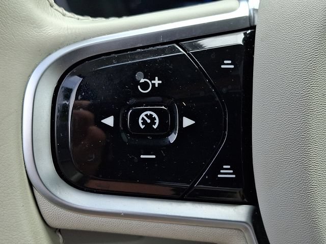 Certified 2025 Volvo XC90 B6 Plus w/ Protection Package Premier AWD/4WD image 25